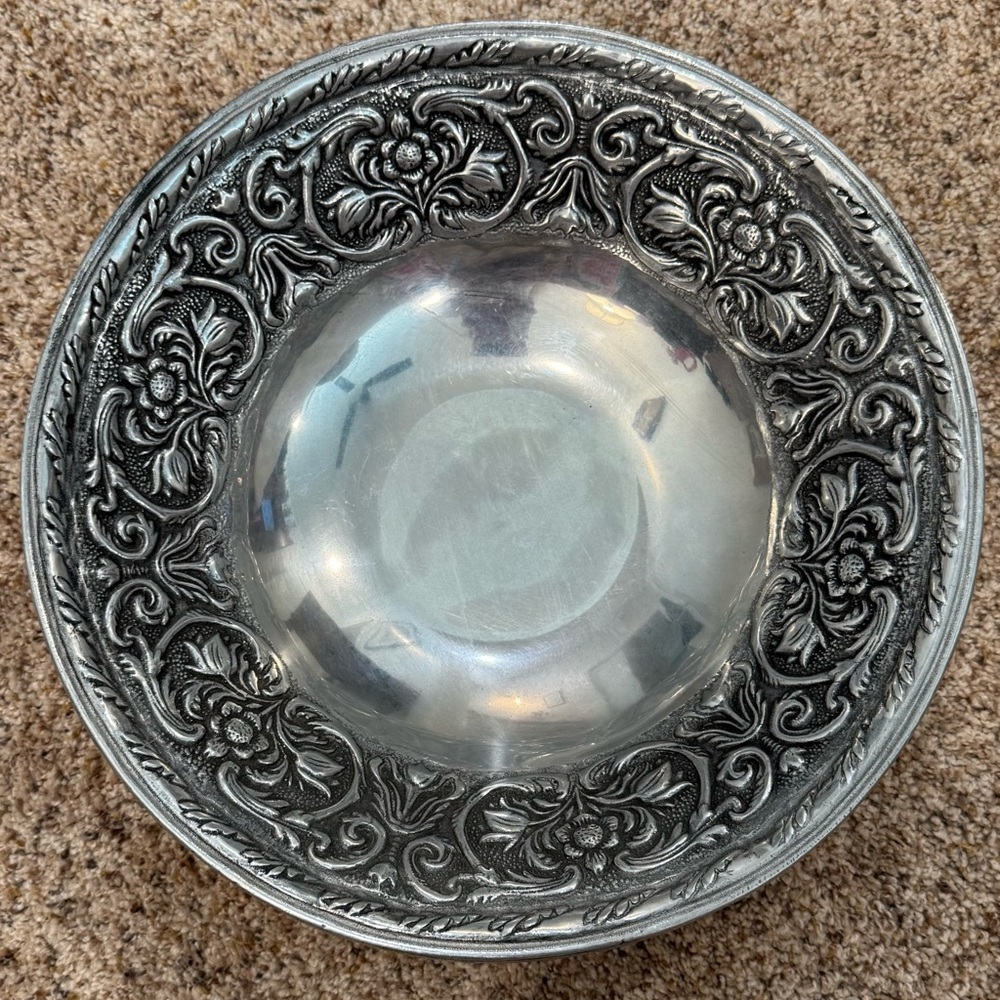 Wilton Armetale William & Mary pewter bowl